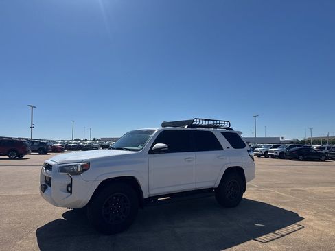 Used 2023 Toyota 4Runner SR5 Premium w/ Moonroof Package image 10