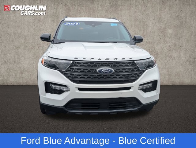 Used 2024 Ford Explorer XLT w/ Equipment Group 202A AWD/4WD image 3