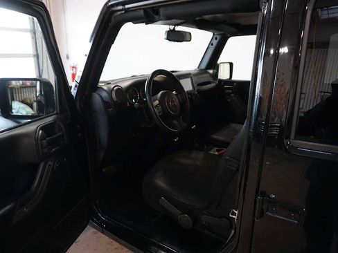 Used 2018 Jeep Wrangler Unlimited Sport S image 8