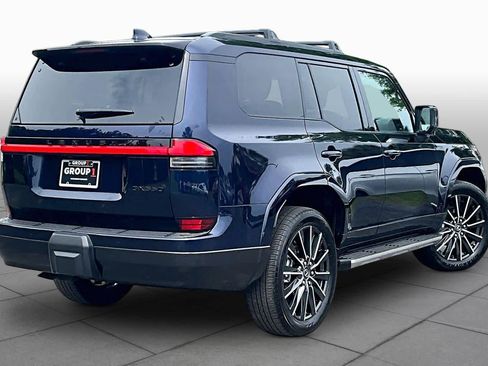 Used 2025 Lexus GX 550 w/ Accessory Package (2T) AWD/4WD image 13
