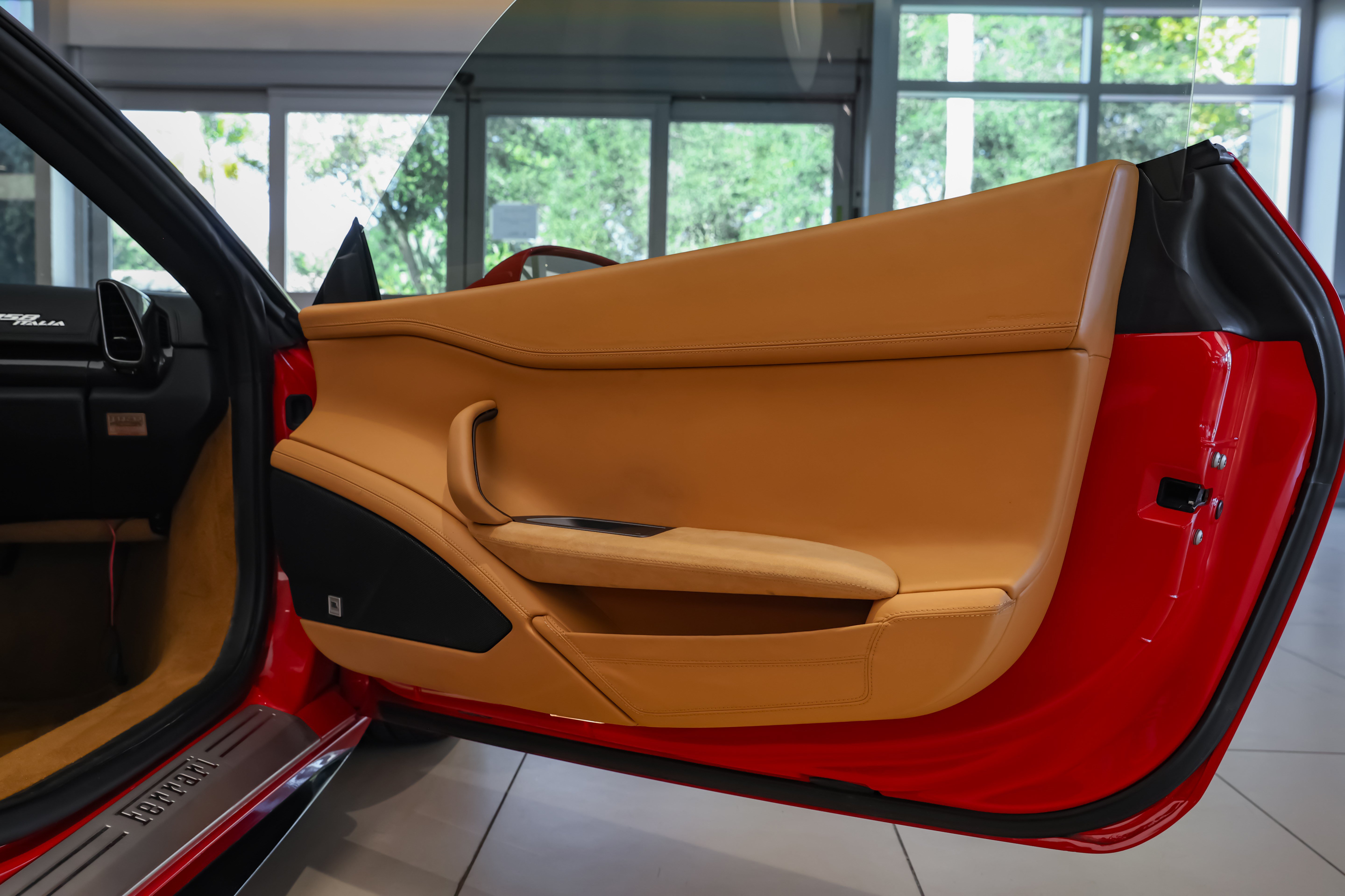 Used 2010 Ferrari 458 Italia Coupe RWD image 22
