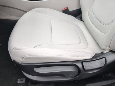 New 2026 Hyundai Tucson SE image 6