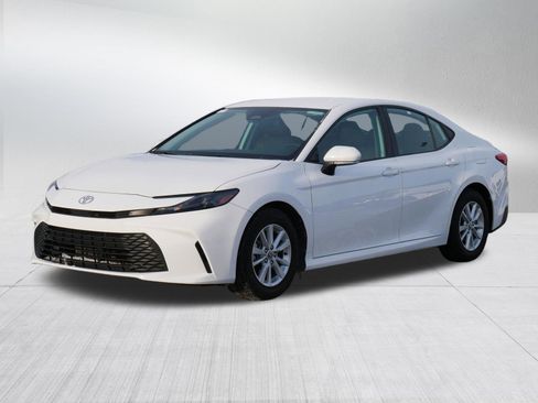 Certified 2025 Toyota Camry LE image 3