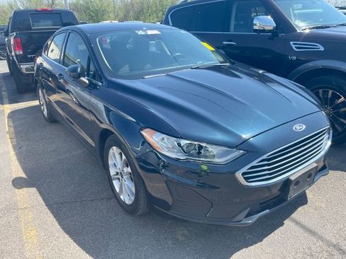 Used 2020 Ford Fusion SE image 2