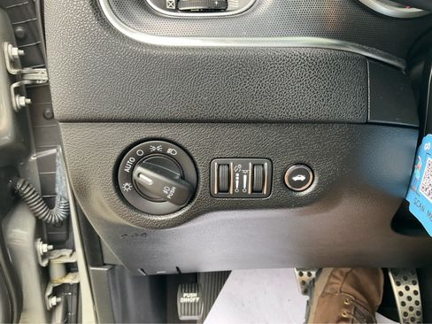 Used 2018 Dodge Charger R/T Scat Pack RWD image 19