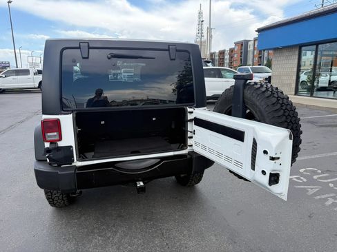 Used 2015 Jeep Wrangler Sport AWD/4WD image 18