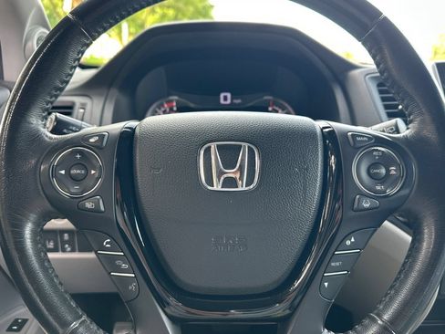 Used 2017 Honda Pilot Touring image 23