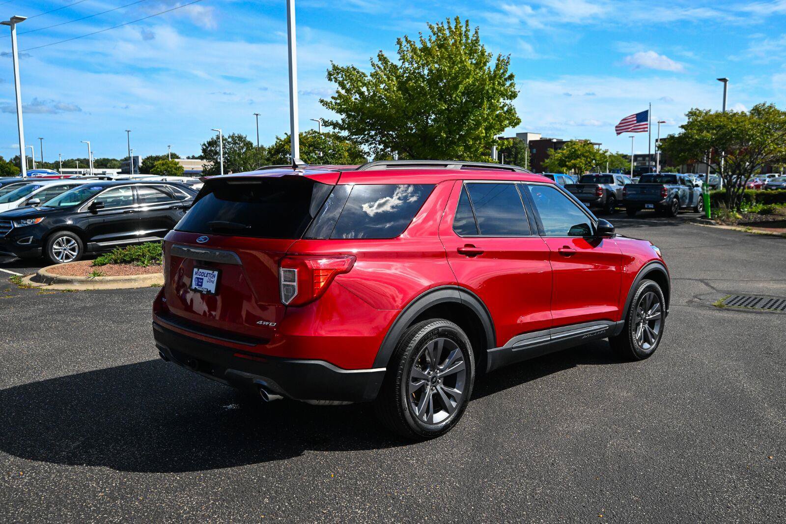 Certified 2024 Ford Explorer XLT AWD/4WD image 5