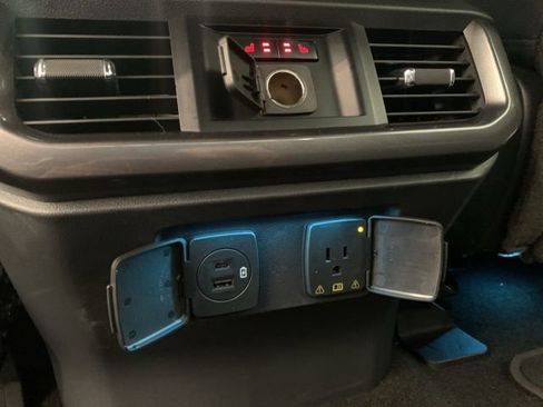 Used 2023 Ford F150 Lariat w/ Equipment Group 502A High image 37