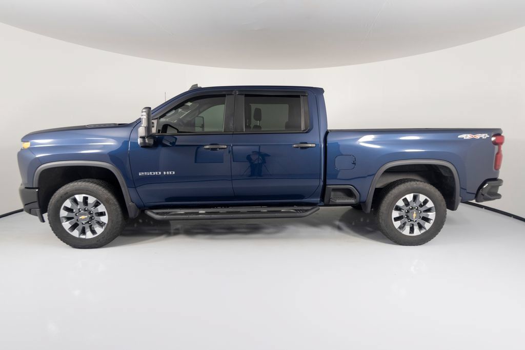 Used 2022 Chevrolet Silverado 2500 Custom w/ Custom Value Package AWD/4WD image 2