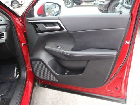 Used 2024 Mitsubishi Outlander SE AWD/4WD image 29
