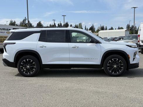 New 2026 Chevrolet Traverse LT w/ Sun and Wheel Package AWD/4WD image 6