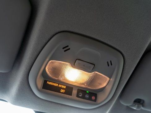 Used 2024 Jeep Grand Cherokee Limited w/ Black Appearance Package image 5