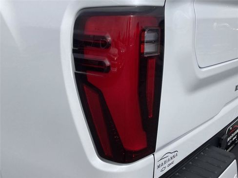 New 2026 GMC Sierra 2500 Denali w/ Denali Reserve Package AWD/4WD image 11