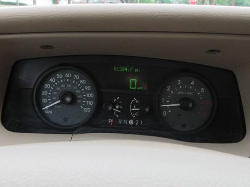 Used 2006 Mercury Grand Marquis LS RWD image 30