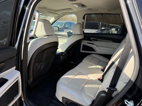 Used 2022 Kia Telluride EX image 11