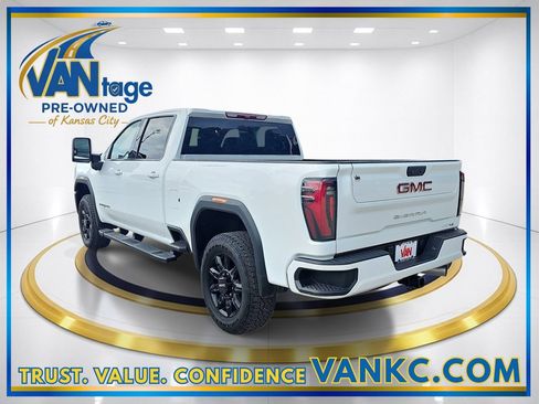 Certified 2026 GMC Sierra 2500 AT4 AWD/4WD image 9