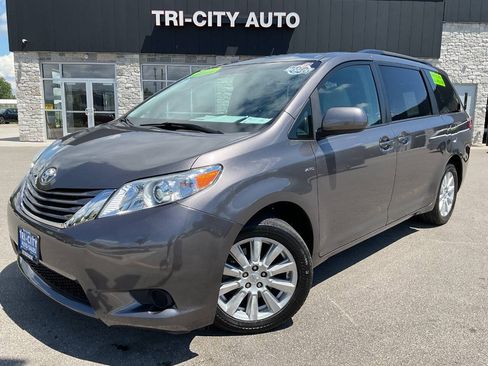 Used 2017 Toyota Sienna LE AWD/4WD image 1