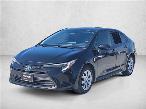 Certified 2024 Toyota Corolla LE FWD image 2