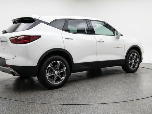 Used 2025 Chevrolet Blazer LT FWD image 9