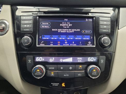 Used 2020 Nissan Rogue Sport SL FWD image 25