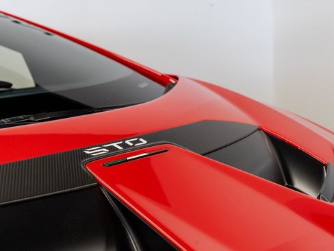 Used 2023 Lamborghini Huracan STO image 27