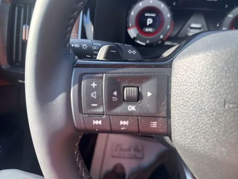 Used 2026 Nissan Pathfinder Platinum AWD/4WD image 25