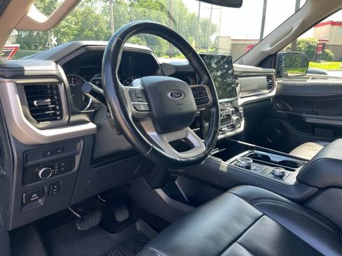 Used 2022 Ford Expedition Max XLT AWD/4WD image 9