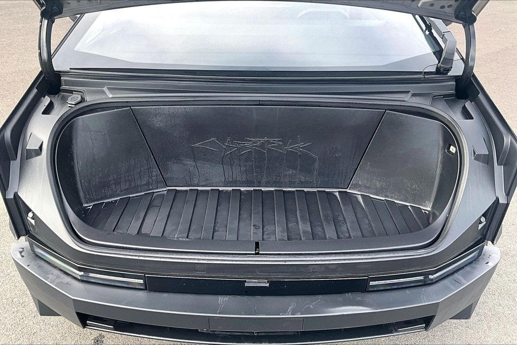 Used 2025 Tesla Cybertruck AWD Crew Cab image 9