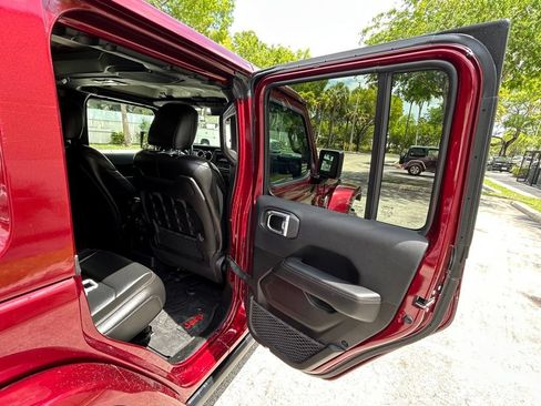 Used 2022 Jeep Wrangler Unlimited Rubicon w/ Trailer Tow Package AWD/4WD image 41