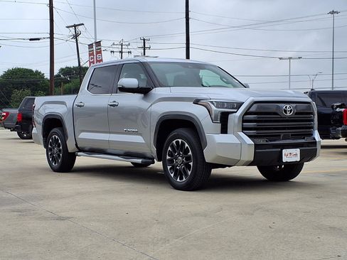 Used 2023 Toyota Tundra Limited AWD/4WD image 3