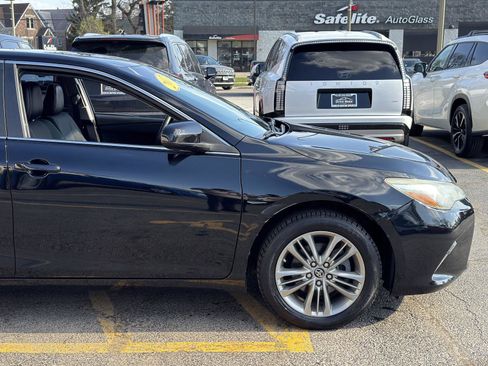 Used 2017 Toyota Camry SE image 10