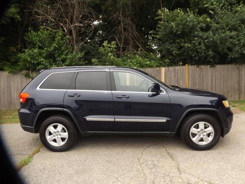Used 2012 Jeep Grand Cherokee Laredo AWD/4WD image 8