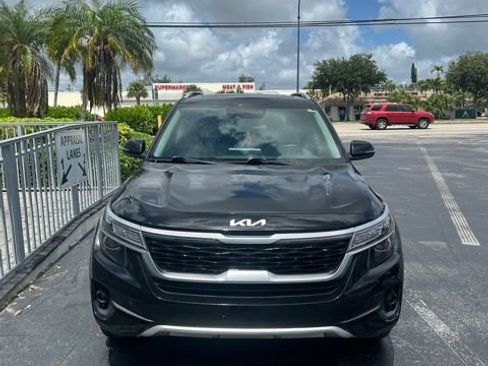 Used 2023 Kia Seltos EX AWD/4WD image 2