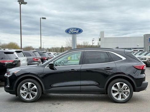 Used 2025 Ford Escape Platinum image 41