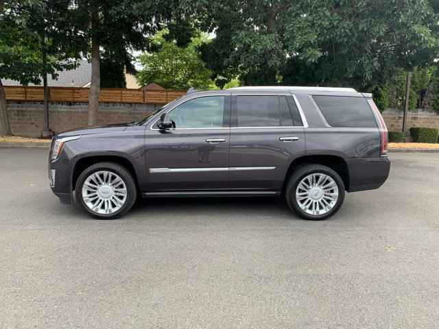Used 2018 Cadillac Escalade Platinum AWD/4WD image 2