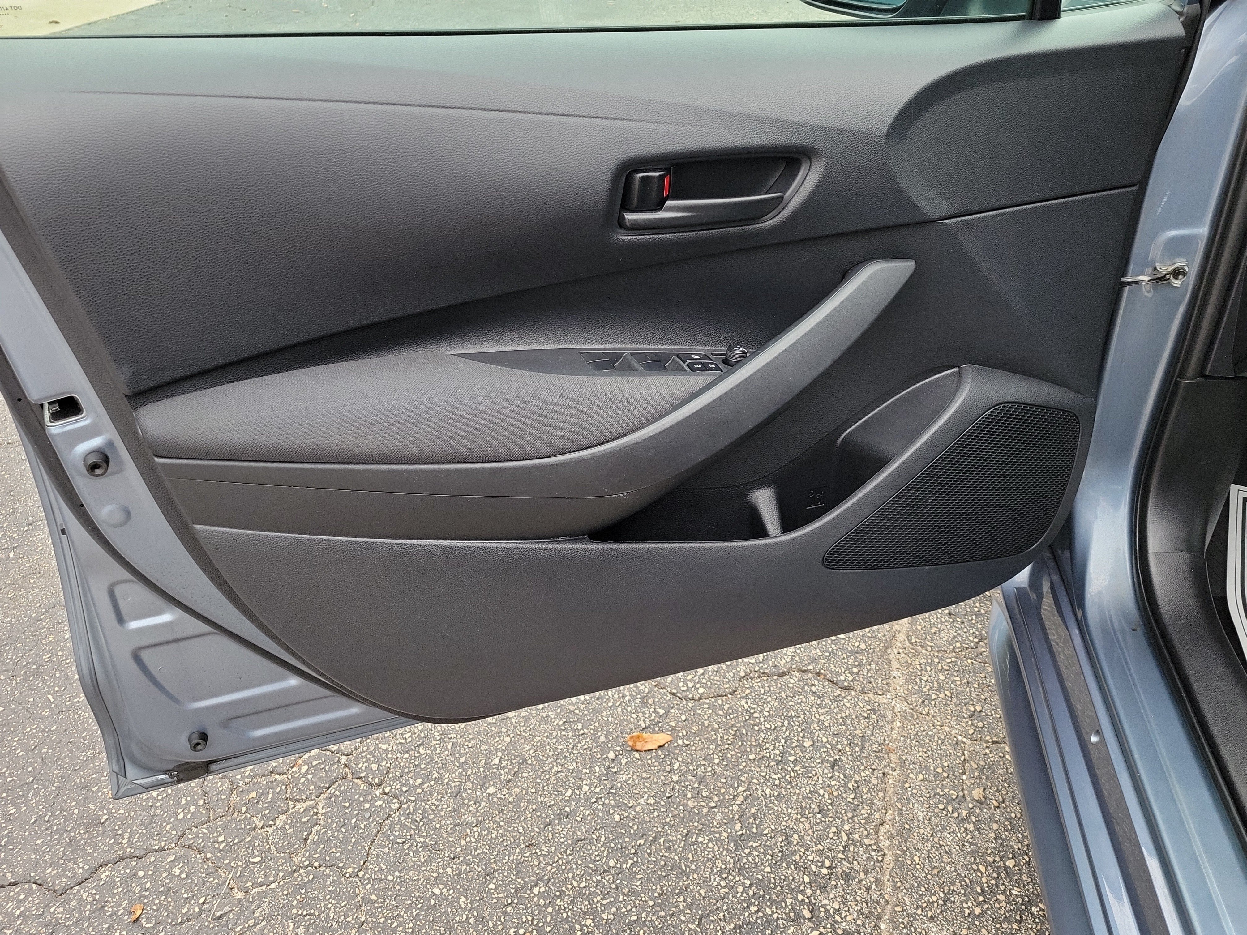 Used 2024 Toyota Corolla LE FWD image 14
