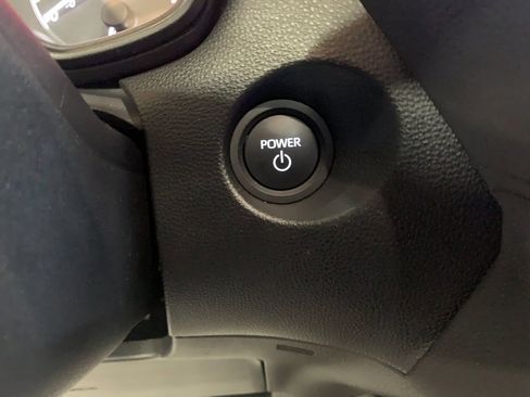 Used 2025 Toyota Corolla Cross AWD Hybrid w/ Moonroof Package image 26