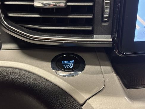 Used 2023 Ford Explorer XLT w/ Equipment Group 202A AWD/4WD image 31