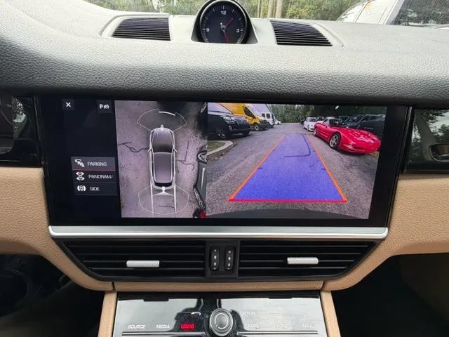 Used 2020 Porsche Cayenne AWD/4WD image 25