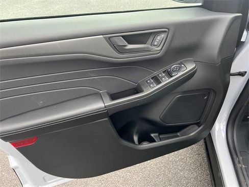 Used 2025 Ford Escape Active w/ Cold Weather Package image 10