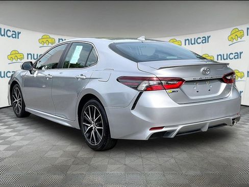Used 2024 Toyota Camry SE FWD image 4