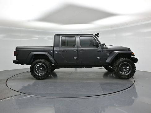 Used 2023 Jeep Gladiator Sport AWD/4WD image 19