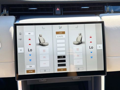 New 2025 Land Rover Discovery Sport S image 35