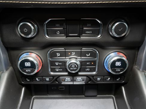 Used 2023 GMC Yukon SLT image 21