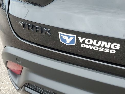 Certified 2025 Chevrolet Trax RS w/ Sunroof Package FWD image 33