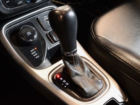 Used 2020 Jeep Compass Latitude w/ Cold Weather Group image 24