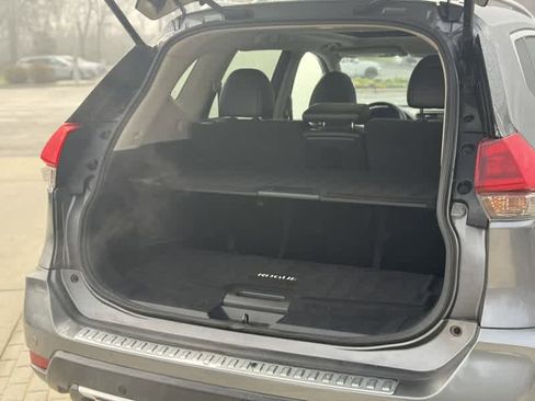 Used 2020 Nissan Rogue SL w/ Premium Package image 18