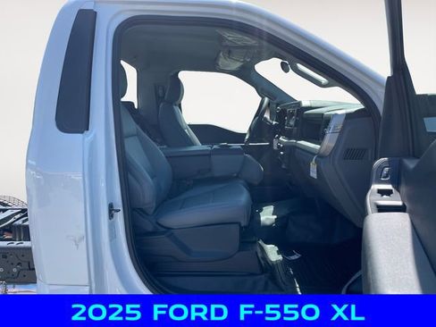 New 2025 Ford F550 4x4 Regular Cab Super Duty w/ XL Chrome Package image 14
