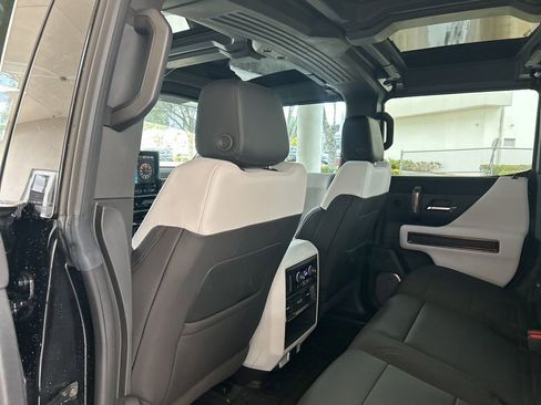 Used 2024 GMC Hummer EV 3X image 44